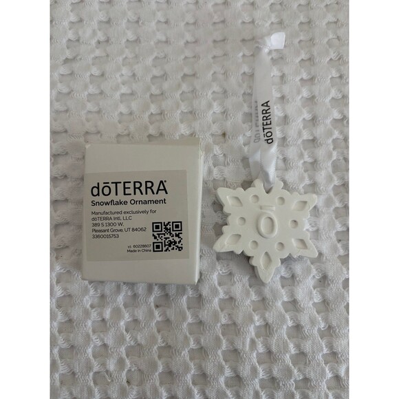 NEW in box doterra snowflake Christmas ornament 2024 white - Picture 1 of 4